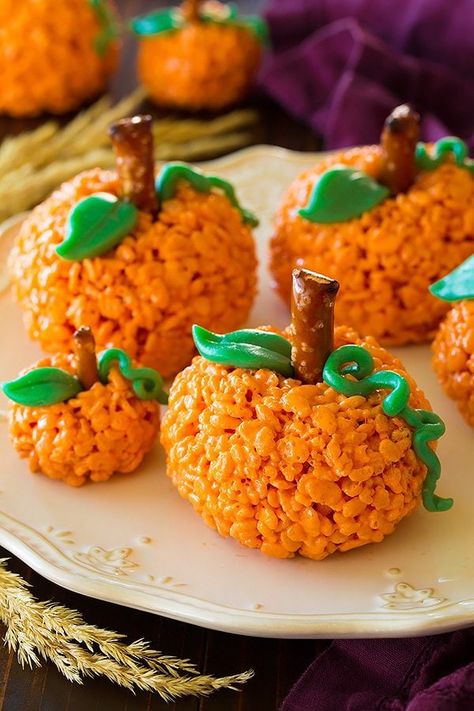 Pumpkin Rice Krispies, Fun Halloween Snacks, Pumpkin Rice Krispie Treats, Pumpkin Rice, Halloween Snacks For Kids, Dessert Halloween, Kids Halloween Food, Halloween Treats For Kids, Krispy Treats