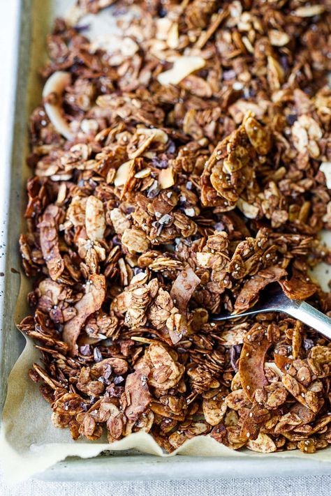 A polyphenol-rich Chocolate Granola recipe made w/ cacao nibs, cacao powder, GF oats, Ceylon cinnamon, maple syrup & olive oil. Vegan & easy. Grain Free Granola Recipe, Dark Chocolate Granola, Cacao Powder Recipe, Cacao Nibs Recipes, Chocolate Granola Recipe, Healthier Breakfast, Homemade Granola Healthy, Cacao Recipes, Granola Recipe Healthy