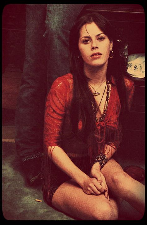 Fairuza Balk - Her debut role was in a television movie titled The Best Christmas Pageant Ever, produced in 1983. In 1992 she was awarded an Independent Spirit Award as best actress for her performance in the Allison Anders film Gas Food Lodging. In 1996, she appeared in a lead role in The Craft. Fairuza Balk, The Craft Movie, Almost Famous, Girl Crush, New Collection, Style Icons, Actors & Actresses, Pretty People, Beautiful People