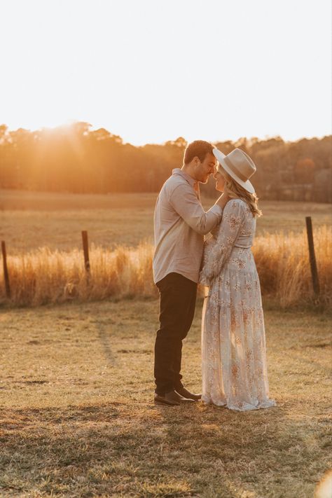 Farm Maternity Shoot, Farm Maternity Photos, Maternity Farm Photoshoot, Farm Maternity Pictures, Farm Style Maternity Shoot, November Maternity Photoshoot, Maternity Photo Shoot Ideas Feild, Country Maternity Photography, Maternity Photography Farm