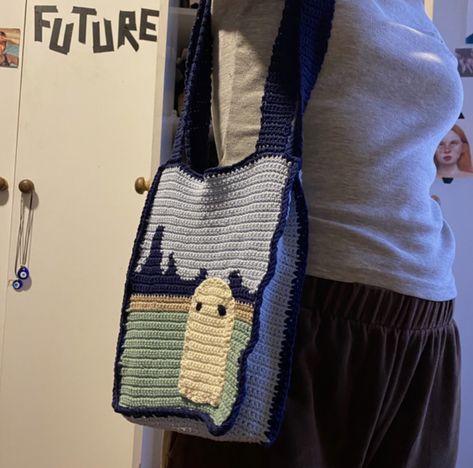 Pheobe Bridgers Crochet, Phoebe Bridgers Crochet, Stranger In The Alps, Grid Crochet, Pixel Grid, Phoebe Bridgers, Side Bag, Crochet Inspo, Crochet Tapestry