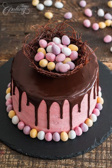 Strawberry Easter Cake  THIS STRAWBERRY CAKE DOESNT START WITH A WHITE CAKE MIX, NOR DOES IT USE JELL~O A REAL CAKE FOR REAL PEOPLE. Chocolate Nests, Strawberry Layer Cakes, Easter Cake Recipes, Dessert Parfait, Easter Baking, Easter Cake, Easter Cupcakes, White Cake Mixes, Strawberry Cakes