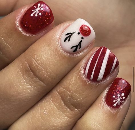 Gel Nail Designs Short Nails Kids Christmas, Christmas Nails Natural Nail Short, Christmas Diy Nails, Short Red Christmas Nails, Christmas Shellac Nails, Navidad Nails, Christmas Nail Polish, Cowboy Nails, Nail Art Noel