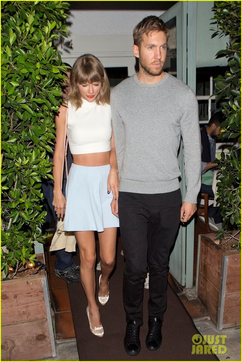 taylor swift calvin harris hold hands for date night dinner 01 Taylor Swift and her boyfriend Calvin Harris hold hands after having a romantic dinner at Giorgio Baldi restaurant on Tuesday evening (August 11) in Santa Monica,… Calvin Harris Taylor Swift, Taylor Swift New York, Taylor Swift And Calvin, Taylor Swift Boyfriends, Taylor Swift Dress, Taylor Swift Street Style, Taylor Swift New, Taylor Swift Web, New York Street Style