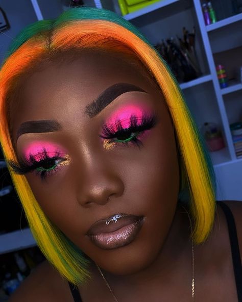 Pink And Yellow Makeup, Learning Makeup, Dark Skin Makeup Tutorial, 2022 Makeup, Color Lashes, Under Eye Makeup, Brown Girls Makeup, Beauty Tutorial, Yellow Makeup