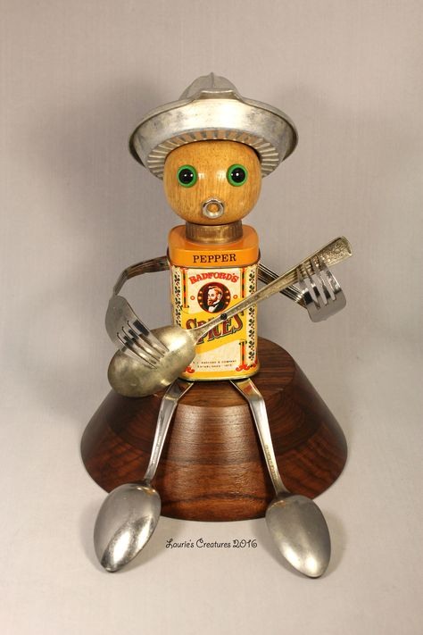 "Radford's Spicy Serenade" ~ Found object, junk art created by Laurie Schnurer in 2016. To purchase one of Laurie's Creatures go to https://www.facebook.com/LauriesCreatures. Altered Dolls, Recycled Robot, Assemblage Art Dolls, Tin Can Art, Robot Sculpture, Recycled Art Projects, Tin Can Crafts, Arte Robot, Found Object Art