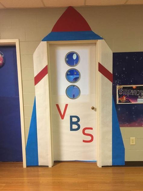 Spaceship Door Design, Spaceship Door Decoration, Outer Space Decorations Diy, Space Theme Door Decorations, Space Decor Diy, Space Camp Decorations, Space Hallway Decorations School, Space Door Decorations, Vbs 2023 Stellar