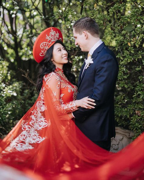 Congratulations to the stunning couple! It was an honor to be part of your special day, and seeing @sleepylillie radiant in our Ao Dai design fills us with joy. Wishing you a lifetime of love, laughter, and endless happiness together. Cheers to the newlyweds! 🥂💍 Photo: @_maekoi_ #aodaidesign #AoDaiLove #aodai #HappilyEverAfter #aodaiwedding #aodaibridal #aodaifashion #bridalaodai #vietnameseaodai Gold Ao Dai, Bridal Ao Dai, Ao Dai Vietnamese, Tulle Cape, Bridal Hat, Dream Dresses, Gold Lace, Bridal Dress, Lace Applique