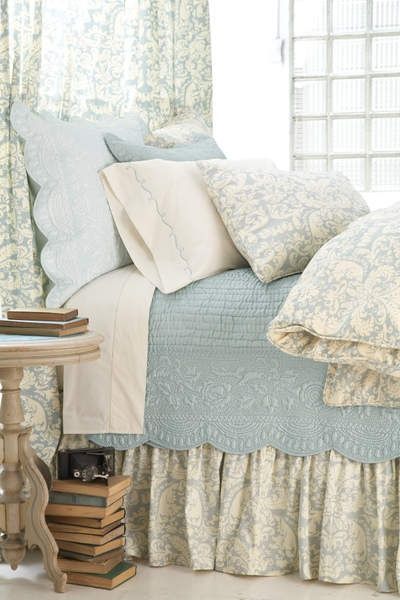 Bright Bedroom Decor, French Country Rug, Muebles Shabby Chic, Brighter Bedroom, French Country Bathroom, French Country Bedrooms, French Bedroom, Bedroom Decorating Ideas, House Bedroom