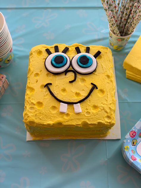 Spongebob Cake Easy, Spongebob Pineapple Cake, Simple Spongebob Cake, Spongebob Smash Cake, Spongebob Birthday Cake Boys, Spongebob Birthday Party Cake, Diy Spongebob Cake, Spongebob Cake Ideas For Boys, Spongebob Birthday Cake Ideas