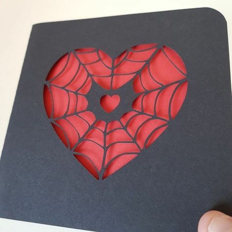 Spiderman Cards Handmade, Papercraft Spiderman, Spiderman Cards, Spiderman Gifts, Handmade Gifts For Him, Bf Gifts, Creative Gifts For Boyfriend, Diy Gifts For Him