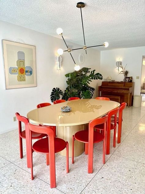 Fun Dining Room Table, Funky Dinning Table, Post Modern Dining Table, Coloured Dining Table, Postmodern Dining Room, Post Modern Dining Room, Dining Room Funky, Funky Dining Table, Colored Dining Table