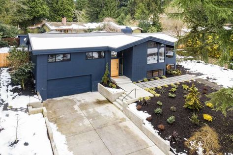 Marvelous remodel of mid-century Modern on market for $1.3M Split Level Ranch Exterior, Mid Century Modern Split Level, Mid Century Split Level, Modern Split Level House, Split Level Ranch, Ranch Exterior Makeover, Split Level House Exterior, Split Level Exterior, Mid Century Modern House Exterior