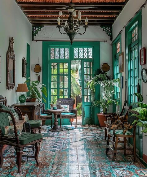 Colonial Homes Interior Decor, Spanish Country Home, Mexican Home Design, Colonial Home Interior, Hollywood Apartment, Hacienda Decor, Hacienda Style Homes, Colonial Interior, Moroccan Home Decor