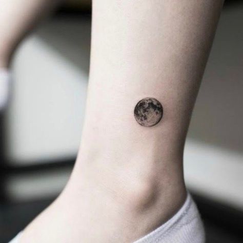 Grace Tattoos, Small Moon Tattoos, Full Moon Tattoo, Tattoo Mini, Moon Tattoo Designs, Intricate Tattoo, Sweet Tattoos, Badass Tattoos, Dainty Tattoos