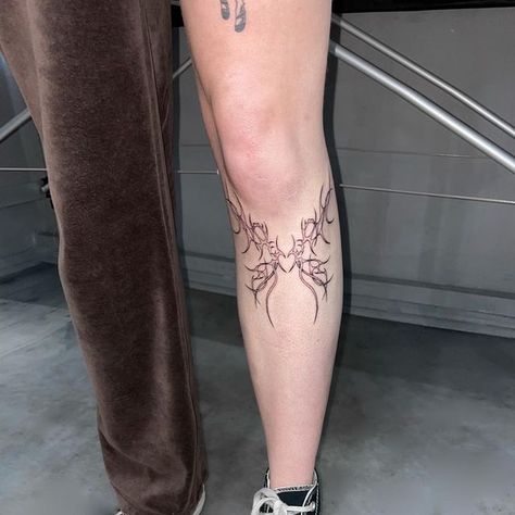 Tramp Stamp Tattoos Black Women, 67 Tattoo, Tribalism Tattoo, Neo Tribalism Tattoo, Neo Tribalism, Skull Tattoo Flowers, Shin Tattoo, Waist Tattoos, Grunge Tattoo