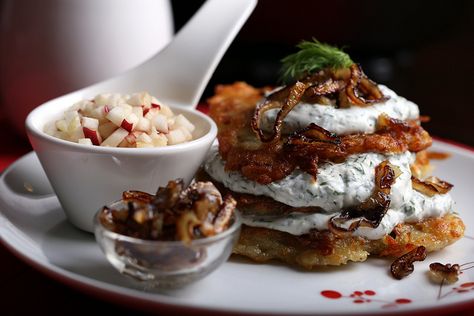 Horseradish Potato Pancakes with Raw Apple by Jeff and Erin's pics, via Flickr Sugar Free Eating, Horseradish Recipes, Gourmet Breakfast, Vegan Entree, Vegan Sour Cream, Steak And Seafood, Apple Salad, Potato Pancakes, Savory Vegan