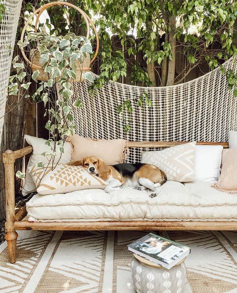 Balkon Decor, Boho Outdoor, Outdoor Beds, Balcony Decor, Garden Spaces, Outdoor Rooms, My New Room, Patio Decor, Outdoor Bed