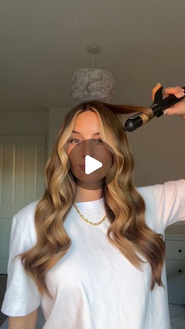 ghd hair on Instagram: "The time has finally come! @itshollylc shares a full talk through of how she achieves her classic, glossy curls🤤  We’ve been waiting for this one 🙏 Holly uses our classic curl tong....which is now 20% off by the way👀   #ghd #ghdhair #sale #haircurltutorial #howtocurlhair #howtowave #healthyhair" S Curl Hair, Wand Curls Long Hair, Soft Waved Hair, How To Curl Hollywood Waves, How To Soft Curls For Long Hair, How To Waves Long Hair, How To Do Hair Curls, Glamorous Waves Hair, Curled Down Hair