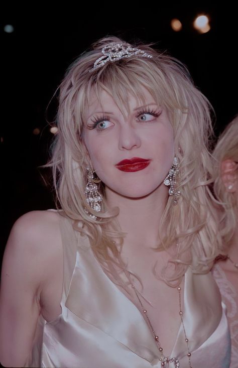 Courtney Love Tiara, Courtney Love, Tiara, Quick Saves