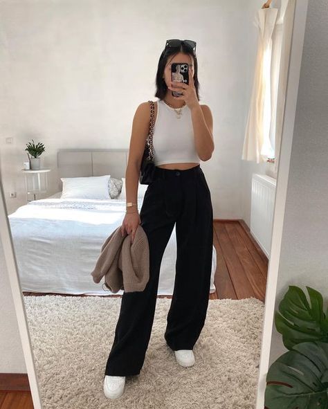 Mode Zara, Casual College Outfits, Uni Outfits, Causal Outfits, Casual Day Outfits, Elegante Casual, Looks Street Style, Crop Top Outfits, Basic Outfits