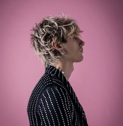 Messy Blonde Hair, Peach Hair Colors, Short Mullet, Avant Garde Hair, Mens Hairstyles Thick Hair, Colson Baker, Dark Roots Blonde Hair, Men Hair Color, Punk Hair