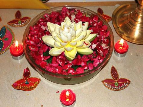 Lotus flower centerpiece Water Rangoli Designs, Diwali Decorations Ideas, Water Rangoli, Diwali Lamps, Diwali Pooja, Thali Decoration Ideas, Diwali Decorations At Home, Diwali Sweets, Diwali Diy