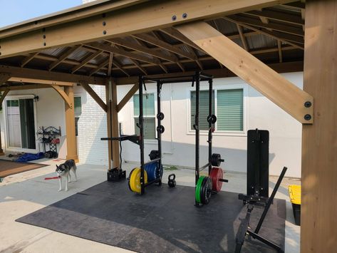 Outdoor Gym Ideas Backyards, Patio Gym Ideas, Garden Gym Ideas, Patio Gym, Outdoor Home Gym, Outdoor Pavillion, Door Gym, Gym House, Backyard Gym