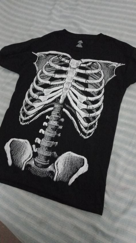 #rawalism #mahapurish #skeleton #skeletonshirt #shirt #shirts #blackwhiteshirt #scaryshirt #tshirt #tshirts #ELO #shopping #snap #snapchat #snapstreaks #snapstreak #streaks #snaps #skeletontshirt #instastories #instastory #graphictshirt #skeletonprint #horrorshirt #clothing #fashion #casualtshirt #bones #bone Skeleton Design Tshirt, Skeleton Tshirt Design, Skeleton Shirt Diy, Sigma Outfit, Skeleton Shirt Outfit, Rib Cage Drawing, Shopping Snap, Skeleton Shirts, Thrasher Shirt