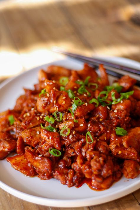 Spicy Chicken Bulgogi Recipe, Spicy Chicken Bulgogi, Chicken Bulgogi Recipe, Chicken Bulgogi, Spicy Korean Chicken, Zucchini Side Dishes, Bulgogi Recipe, Bulgogi Beef, Spicy Beef