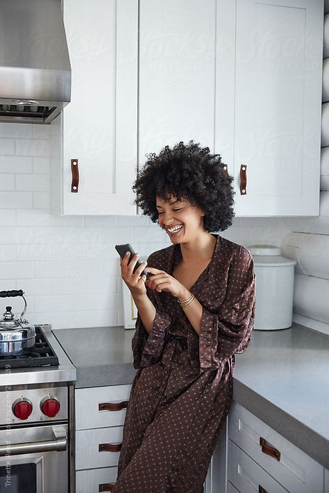 People Using Phone, Sitting On Kitchen Counter, Dog Laughing, Kitchen Photoshoot, Agency Photography, Lifestyle Branding, African American Fashion, Studio Branding, Branding Photoshoot Inspiration