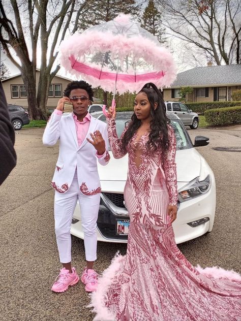 Follow me for more !! Pink And White Prom Black Couple, Black And Pink Prom Suit, Prom Matching Outfits, Pink Prom Outfits For Couples, Pink Prom Couple Outfit, Prom Ideas Black Couples, Prom Colors For Couples, Prom Color Ideas, Hood Prom