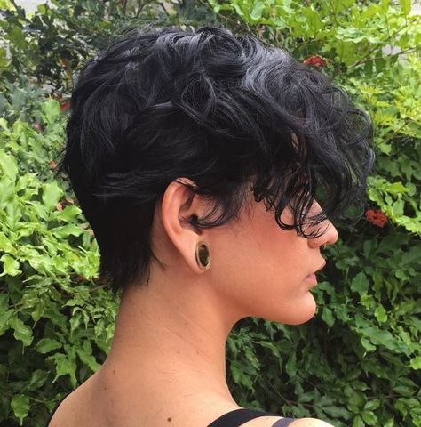 30 Top Curly Pixie Cut Ideas to Choose in 2020 - Hair Adviser Pixie Cut Curly, Cut Curly Hair, Pixie Cut Curly Hair, Pixie Cut With Highlights, Curly Pixie Cut, Tiny Curls, Wavy Pixie Cut, Curly Pixie Haircuts, Wavy Pixie