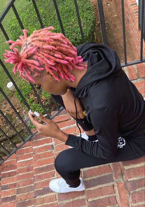 Fem Loc Styles, Blonde And Pink Locs, Loc Color Ideas, Dyed Dreadlocks, Black Women Dreadlocks, Short Dreadlocks Hairstyles, Blonde To Pink Ombre, Pink Locs, Black Locs