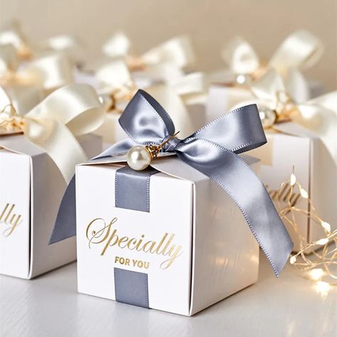 Wedding Favor Boxes Elegant, Ribbons Wedding, Wedding Favor Gift Boxes, Wedding Cake Boxes, Valentinstag Party, Packaging Template Design, Gift Box With Ribbon, Wedding Chocolate, Ribbon Candy