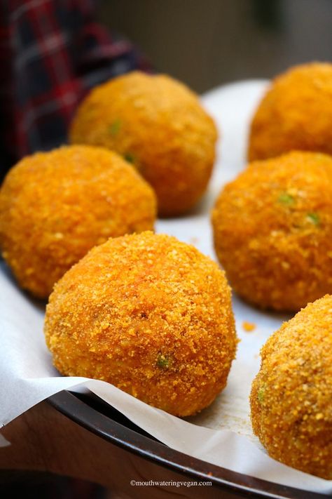 Gluten Free Finger Foods, Vegan Halloumi, Vegan Finger Foods, Vegan Picnic, Arancini Recipe, To My Dear Friend, Vegan Rice, Vegan Italian, Gluten Free Rice