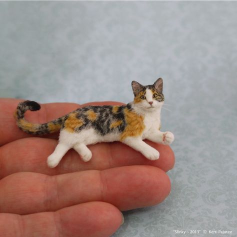 Miniature Cat, Needle Felted Cat, Cat Sculpture, Polymer Clay Animals, Needle Felting Projects, Felt Cat, Clay Animals, Miniature Animals, 자수 디자인