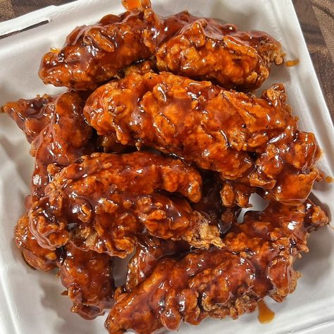 Super Crispy Honey BBQ Fried Chicken Tenders Super Crispy Fried Chicken, Chicken Tenders Aesthetic, Bbq Tenders, Honey Bbq Chicken Tenders, Snap Peas And Carrots, Crispy Bbq Chicken, Crispy Fried Chicken Tenders, Bbq Chicken Tenders, Honey Chicken Tenders