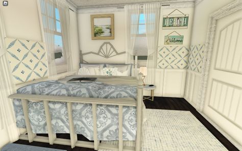 Cute Beach House Living Room, How To Make A Secret Fridge Door In Bloxburg, Coastal Bloxburg Bedroom Ideas, Coastal Room Ideas Bloxburg, Bloxburg House Beachhouse, Bloxburg Beach House Ideas Interior, Beach House Decor Bloxburg, Coastal Granddaughter Bloxburg House, Bloxburg Beach House Room Ideas