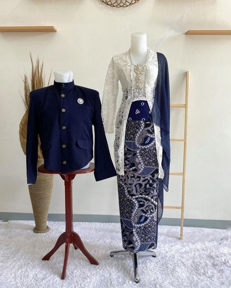 Outfit Tunangan, Kebaya Wisuda Simple, Model Tunik Batik, Batik Wedding, Model Dress Batik, Kebaya Lamaran, Model Dress Kebaya, Kebaya Wedding, Kebaya Modern Dress