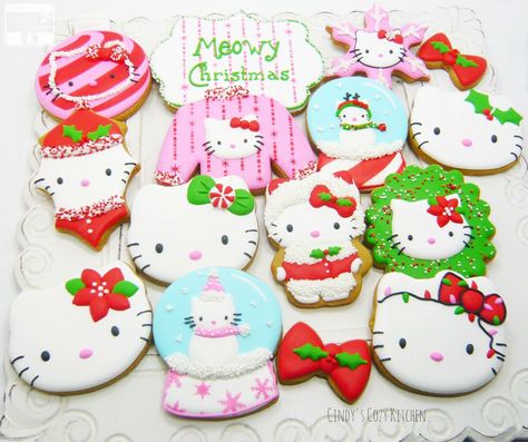 Chritmas Cookies, Hello Kitty Baking, Hello Kitty Xmas, Christmas Cake Cookies, Hello Kitty Navidad, Kitty Cookies, Cake Pucks, Holiday Cookies Decorated, Hello Kitty Cakes