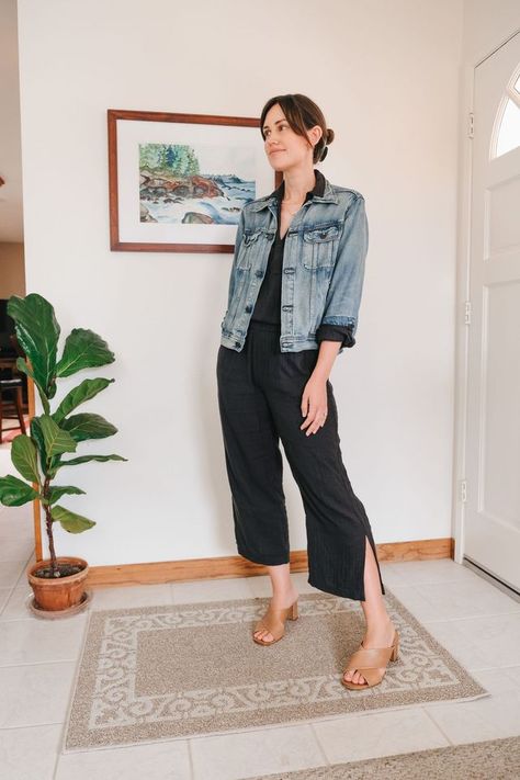 A Week of Classic Comfy Office Outfits with Pact Alex Davies Living, Fall Office Outfits, Zelda Dress, Natalie Borton, Comfy Office, 70s Inspired Outfits, Birkenstock Style, Easy Outfits, Striped Maxi Skirts