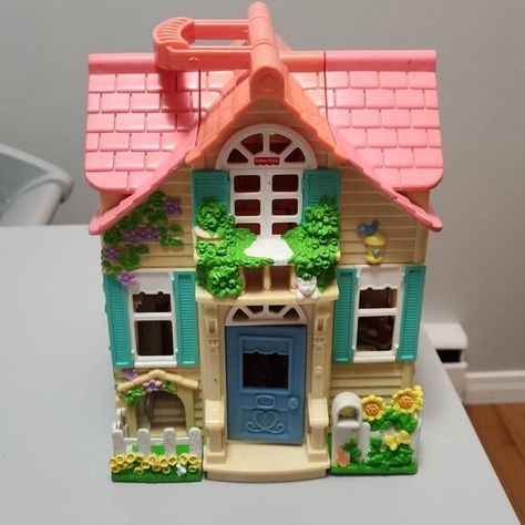 2000 Mattel Fisher  Price COUNTRY COTTAGE Sweet Streets Loving Family Doll House Fisher Price Doll House, Fischer Price, Fisher Price Loving Family, Dolls House Figures, Loving Family Dollhouse, Colorful Cottage, Mini Doll House, Cute Cottage, Toy House