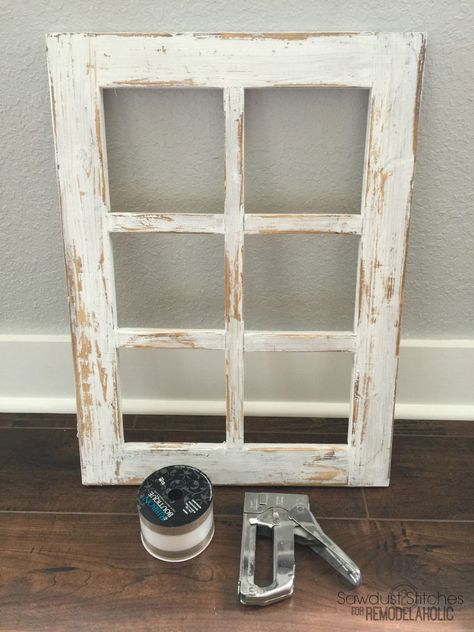 Rustic Window Frame By Sawdust2Stitches For Remodelaholic.com 6 Exterior Window Frame, Rustic Window Decor, Diy Window Frame, Rustic Window Frame, Window Frame Decor, Window Frame Picture, Old Window Projects, Old Window Frames, Exterior Window