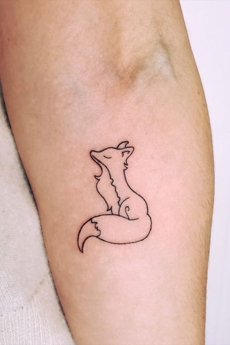 small tattoos for women Tats With Meaning, Small Fox Tattoo, Small Bird Tattoos, Small Tattoos For Women, Fox Tattoo Design, Tiny Tattoos For Women, Tiny Tats, Small Flower Tattoos, Fox Tattoo