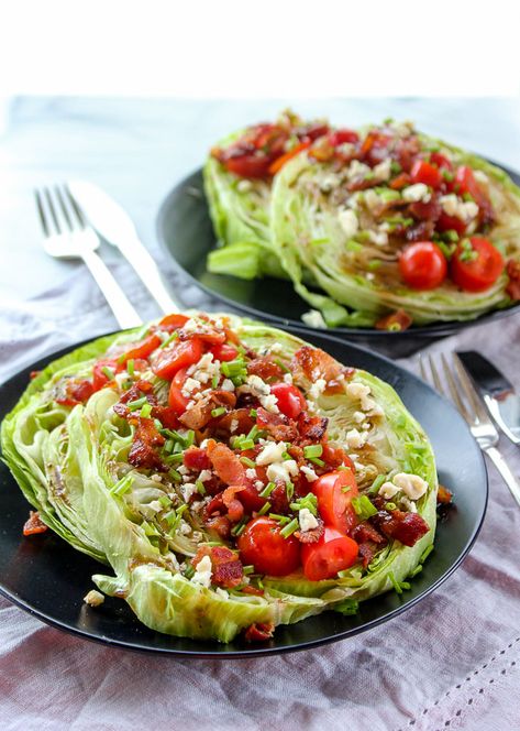 Steakhouse Wedge Salad, Wedge Salad Recipes, Pasti Fit, Wedge Salad, Twisted Recipes, Best Salad Recipes, Iceberg Lettuce, Eat Salad, Salad Bar