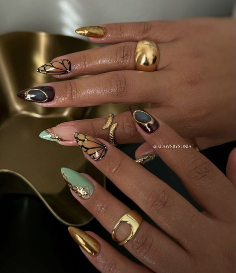 Almond Nail Art Christmas, New York Aesthetic Nails, Rosetta Fairy Nails, Crocodile Nail Design Almond, Fall Bride Nails, Gold And Tortoise Shell Nails, Chaun Legend Nails, Thai Nails, Brazil Nails