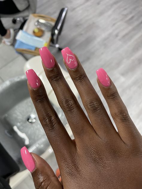 Hot Pink nails Short Fuschia Nails, Basic Pink Nail Designs, Hot Pink Nails Black Women, Square Nails Hot Pink, Hot Pink Nails With Heart, Glitter Nail Designs Short, Barbie Pink Acrylic Nails Short, Hot Pink Nails Short, Short Hot Pink Nails