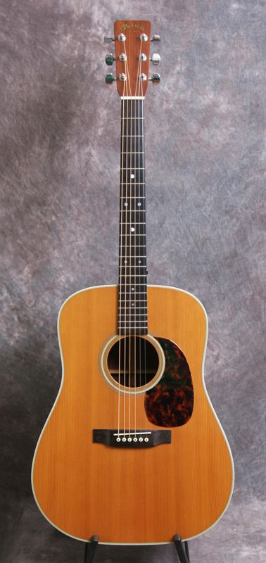 Martin Guitars Acoustic, Guitar Emoji, Guitar Reference, Fender Acoustic Guitar, Guitar Theory, Mobil Mustang, Martin Acoustic Guitar, Acoustic Guitar For Sale, Martin Guitars