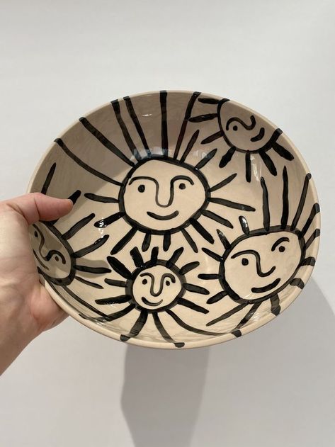 Easy Ceramic Bowl Painting Ideas, Ceramic Plate Painting Ideas, Easy Pottery Painting, Plate Painting, Ceramic Cafe, Diy Pottery Painting, Acrylic Painting Ideas, Easy Acrylic Painting, Pottery Inspo